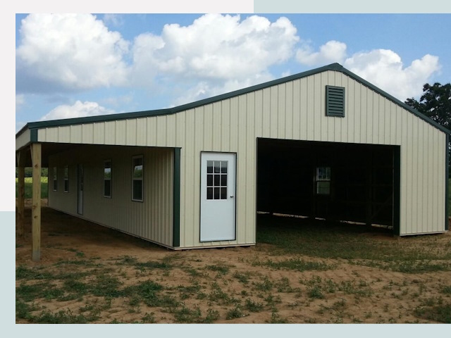 Строительство конюшен в Красном Сулине